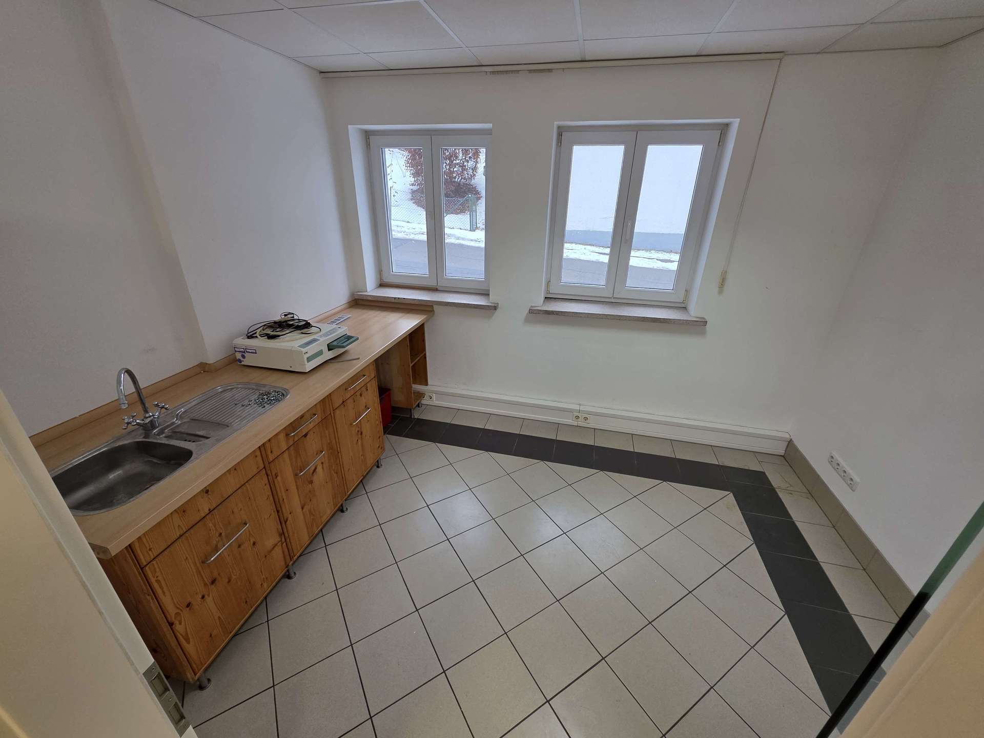 Abstellfläche/Büro