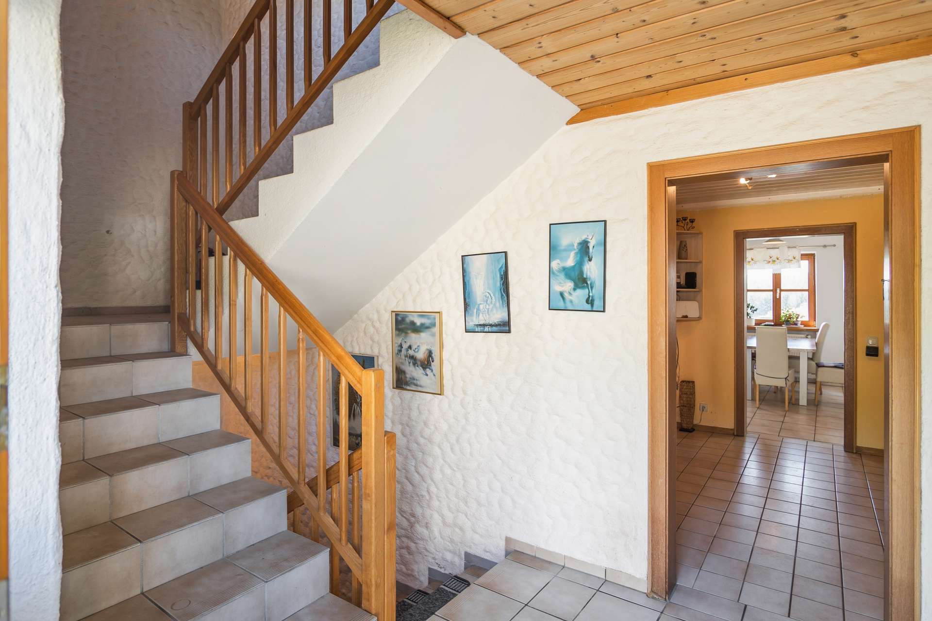 Flur mit Treppe